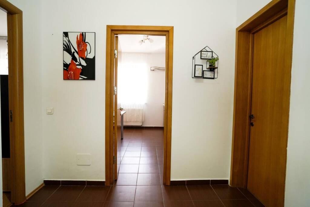 Sky Modern 1 Bedroom Apt W Free Parking บูคาเรสต์ ภายนอก รูปภาพ